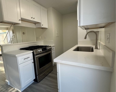 656 Lemar Park Drive - Photo Thumbnail 6