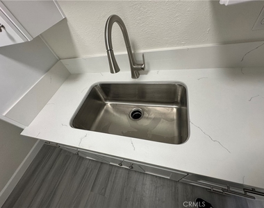 656 Lemar Park Drive - Photo Thumbnail 9