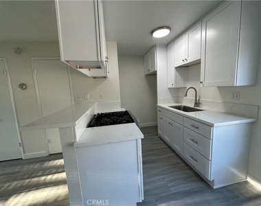656 Lemar Park Drive - Photo Thumbnail 10