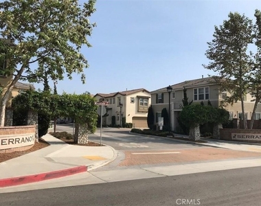 780 Huron Place - Photo Thumbnail 4
