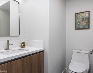 2824 Rowena Avenue - Photo Thumbnail 2