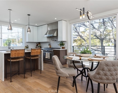 2824 Rowena Avenue - Photo Thumbnail 9