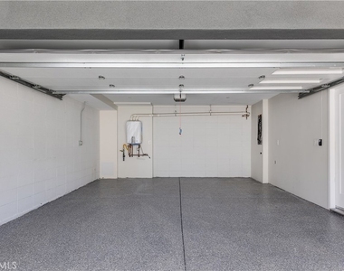 2824 Rowena Avenue - Photo Thumbnail 24