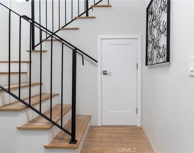 2824 Rowena Avenue - Photo Thumbnail 6