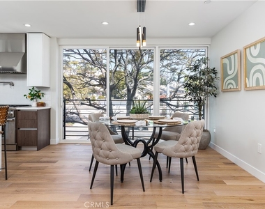 2824 Rowena Avenue - Photo Thumbnail 11