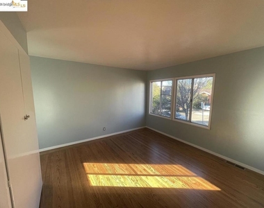 1730 Francisco St - Photo Thumbnail 18