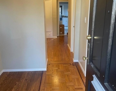 1730 Francisco St - Photo Thumbnail 4
