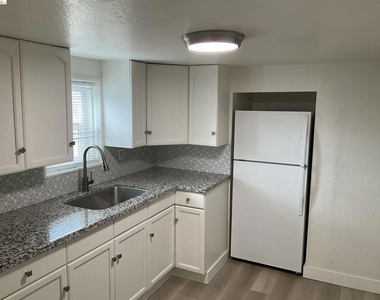 619 W 17th St. - Photo Thumbnail 2