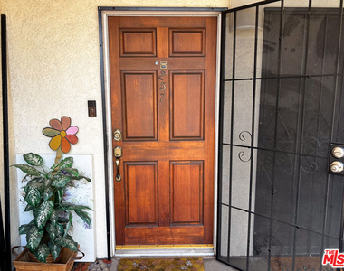5700 Etiwanda Avenue - Photo Thumbnail 17