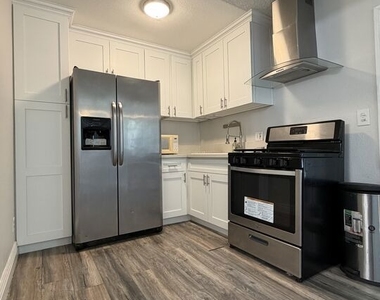 7418 Amigo Avenue - Photo Thumbnail 3
