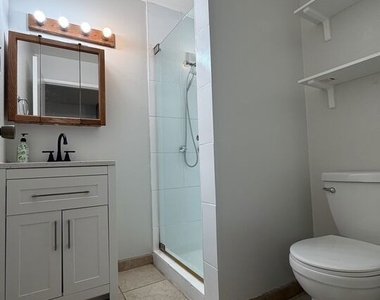 7418 Amigo Avenue - Photo Thumbnail 5