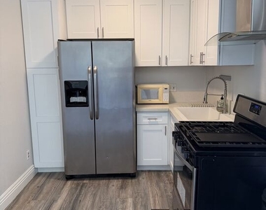 7418 Amigo Avenue - Photo Thumbnail 2