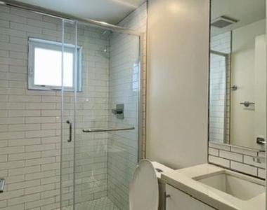 5230 1/2 Satsuma Avenue - Photo Thumbnail 21