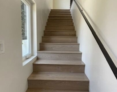 5230 1/2 Satsuma Avenue - Photo Thumbnail 3