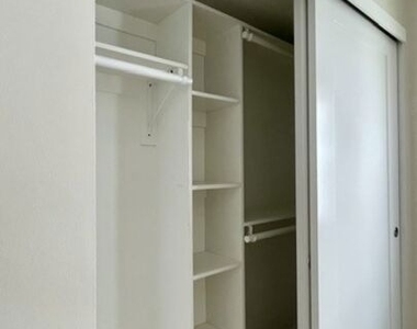 5230 1/2 Satsuma Avenue - Photo Thumbnail 24