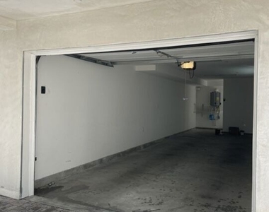 5230 1/2 Satsuma Avenue - Photo Thumbnail 29