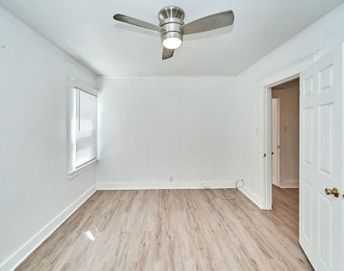 1329 S Tremaine Avenue - Photo Thumbnail 21