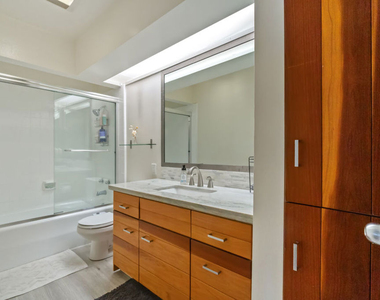 6209 Pacific Avenue - Photo Thumbnail 19