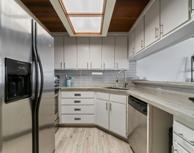 6209 Pacific Avenue - Photo Thumbnail 17