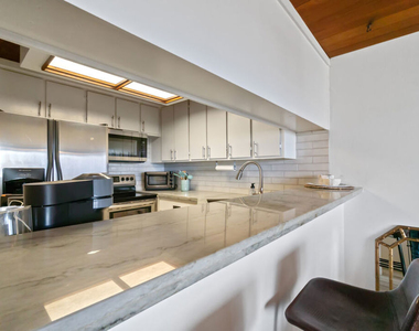 6209 Pacific Avenue - Photo Thumbnail 16