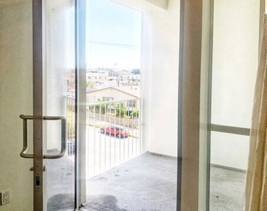 1038 S Mariposa Avenue - Photo Thumbnail 26