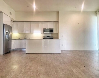 1038 S Mariposa Avenue - Photo Thumbnail 17