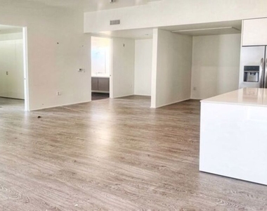 1038 S Mariposa Avenue - Photo Thumbnail 19