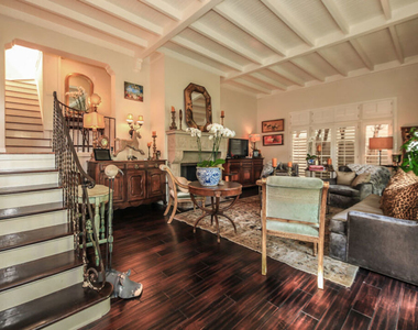 1367 N Beverly Drive - Photo Thumbnail 11