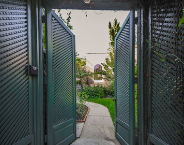 1367 N Beverly Drive - Photo Thumbnail 3