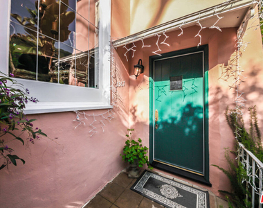 1367 N Beverly Drive - Photo Thumbnail 6
