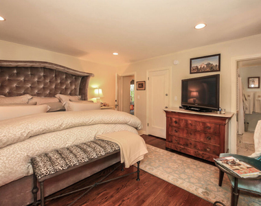 1367 N Beverly Drive - Photo Thumbnail 21