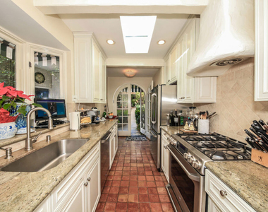 1367 N Beverly Drive - Photo Thumbnail 17