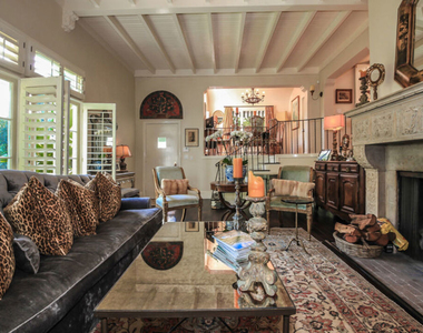 1367 N Beverly Drive - Photo Thumbnail 9