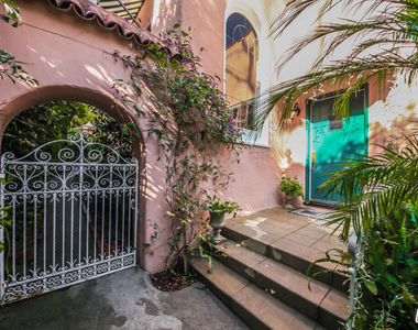1367 N Beverly Drive - Photo Thumbnail 5