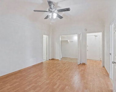 526 S Oxford Avenue - Photo Thumbnail 2