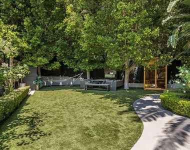 8516 Franklin Avenue - Photo Thumbnail 19