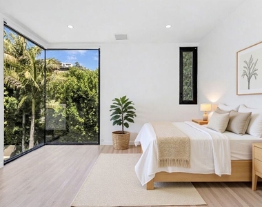 8516 Franklin Avenue - Photo Thumbnail 13