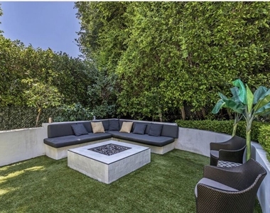 8516 Franklin Avenue - Photo Thumbnail 24