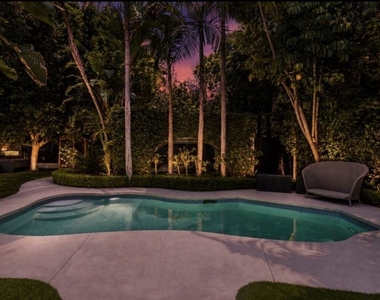 8516 Franklin Avenue - Photo Thumbnail 25