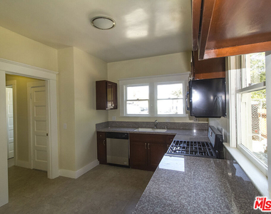 1737 5th Avenue - Photo Thumbnail 3