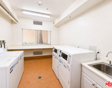 13941 Sherman Way - Photo Thumbnail 17