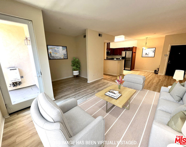 13941 Sherman Way - Photo Thumbnail 4
