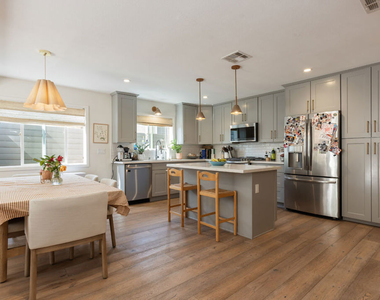 4114 Edenhurst Avenue - Photo Thumbnail 13