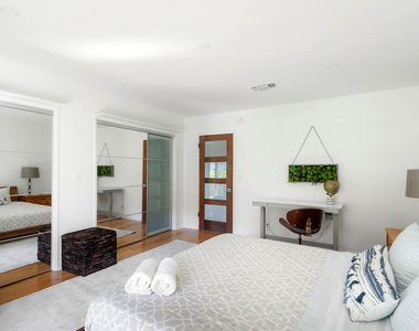12339 Gorham Avenue - Photo Thumbnail 11