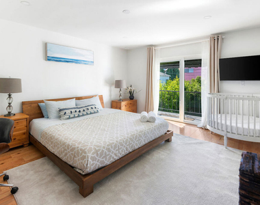 12339 Gorham Avenue - Photo Thumbnail 10