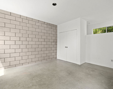 802 Indiana Avenue - Photo Thumbnail 13