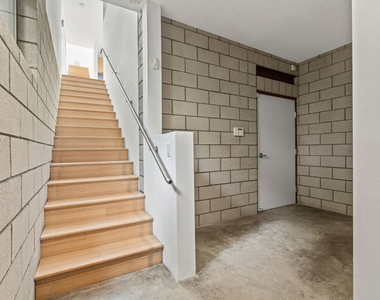 802 Indiana Avenue - Photo Thumbnail 7