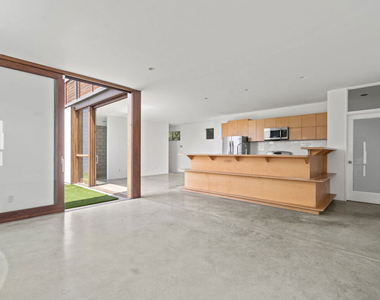 802 Indiana Avenue - Photo Thumbnail 8
