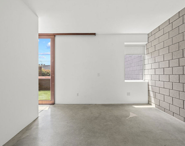 802 Indiana Avenue - Photo Thumbnail 15