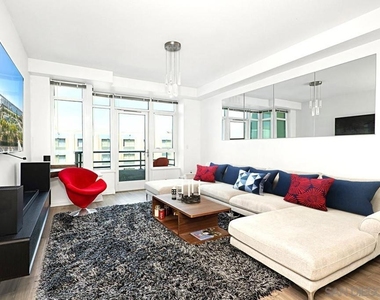 825 W Beech St - Photo Thumbnail 6